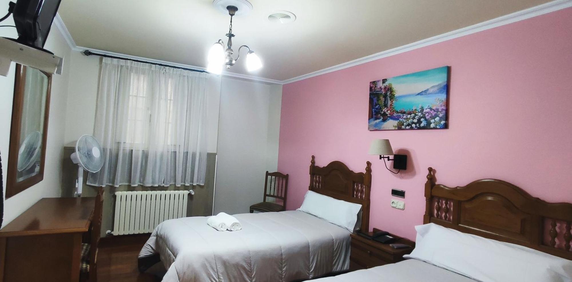 Pico Sacro I Hostal-Pension Santiago De Compostela Zimmer foto
